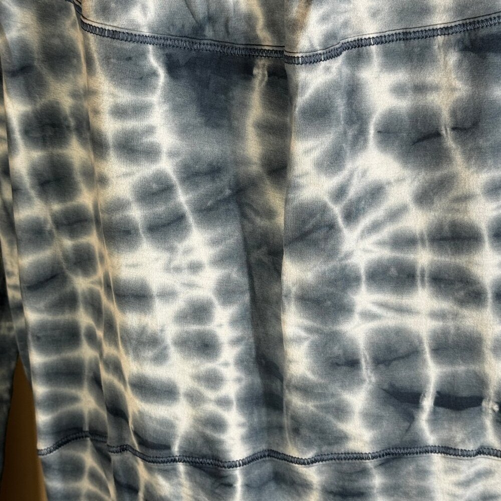 Lululemon Back In Action Long Sleeve Shirt Shibori Square Ocean Air True Navy L - Picture 7 of 9